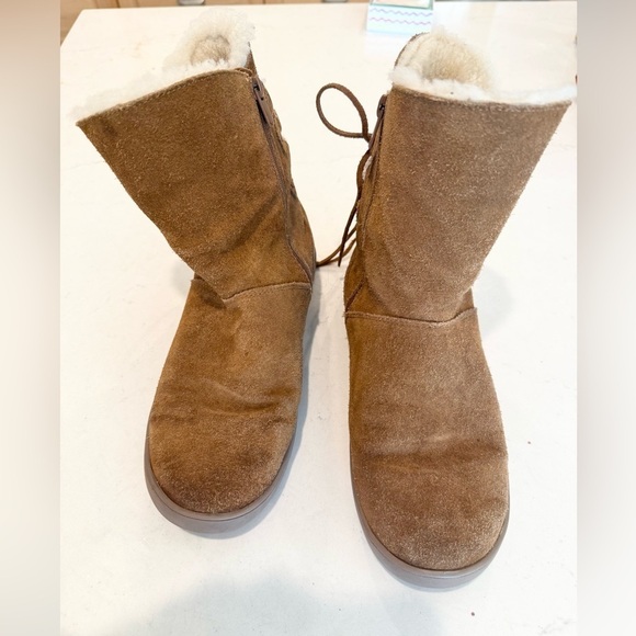 Koolaburra Shoes - Koolaburra by UGG 1019361 Swazi Tan Short Suede Sheepskin Leather Boots 10 FLAW